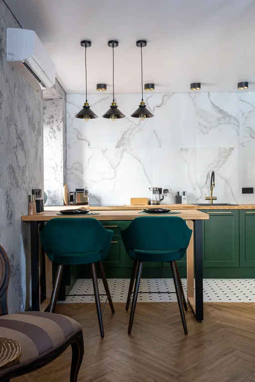 2 этажа винтажной классики в Лофте в минуте от Кремля