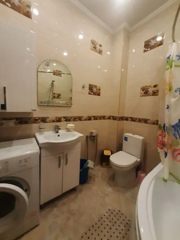 Дом с двориком на берегу моря