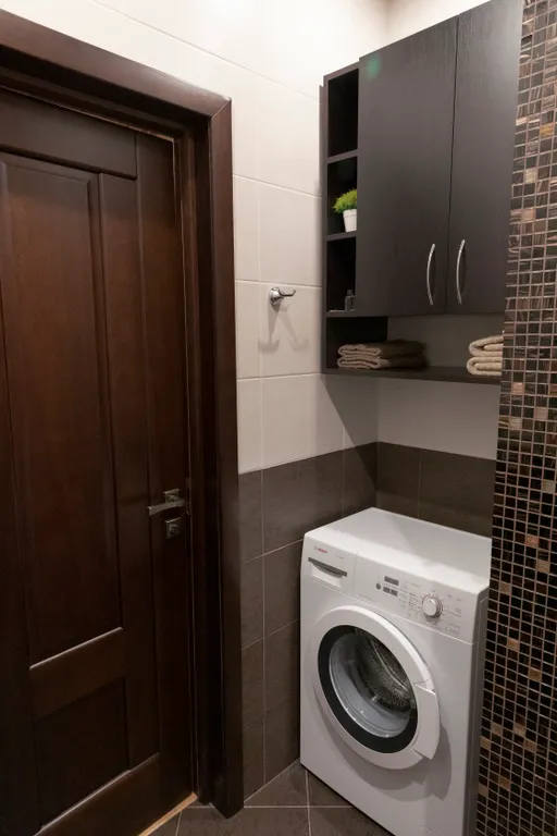 Фиола у озера