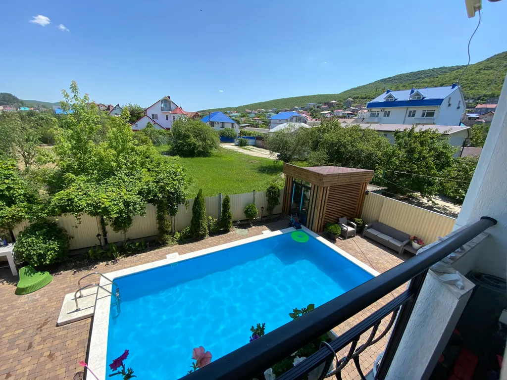 К вашему вниманию классные современные апартаменты с бассейном в доли