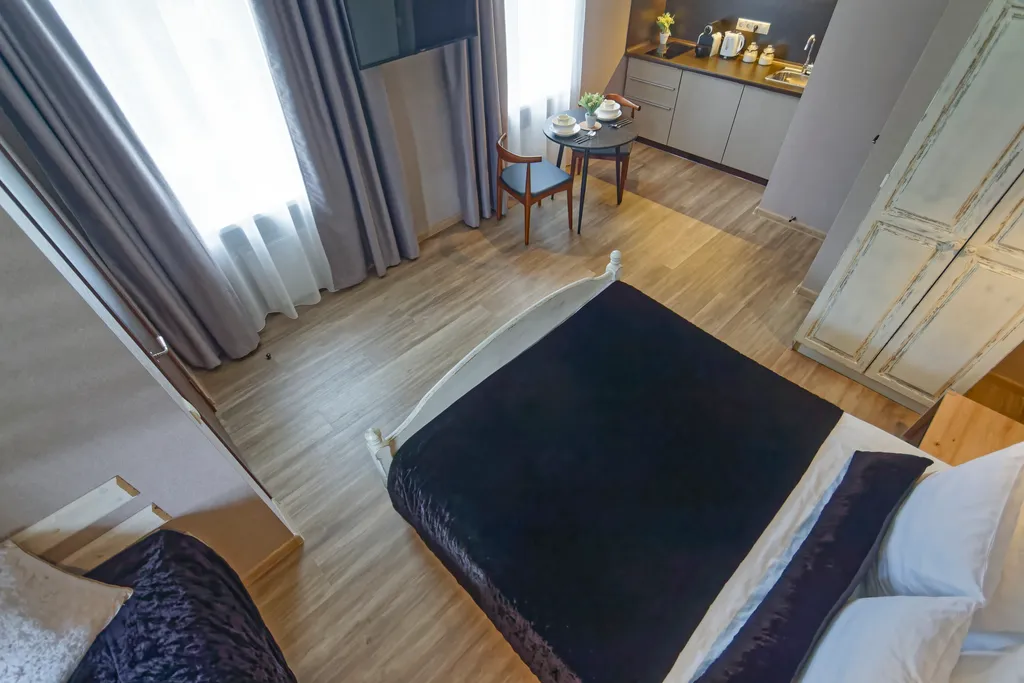 Студия в доме у озера