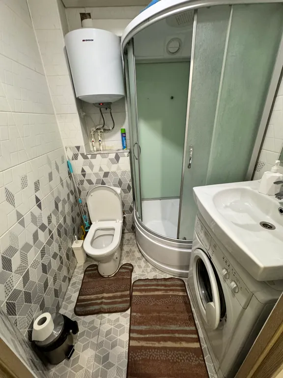 Студия рядом с Галереей Чижова