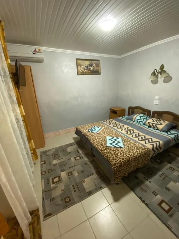 Квартира Номер с отдельными кроватями или с 2-спальной — аренда посуточно в Голубицкая