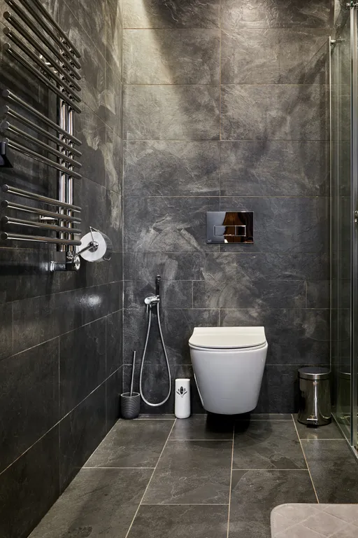 Стандартный номер с кроватью размера king-size и видом на озеро