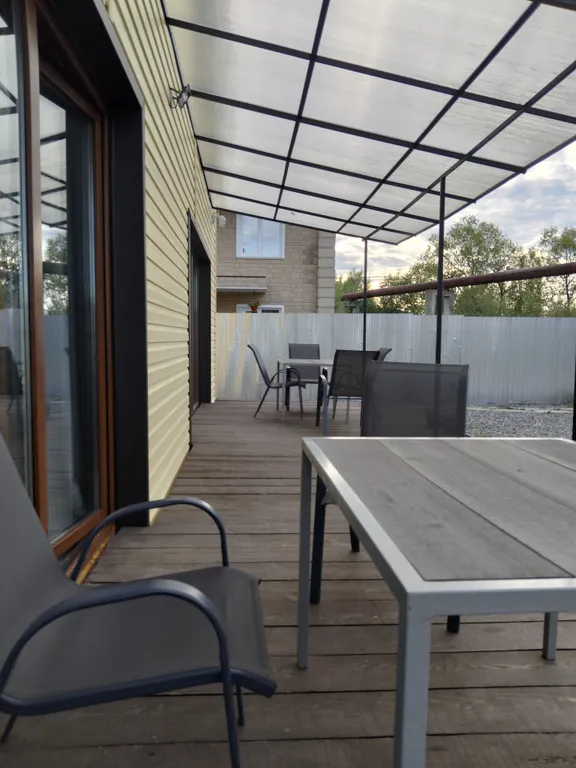 Домик с видом на озеро