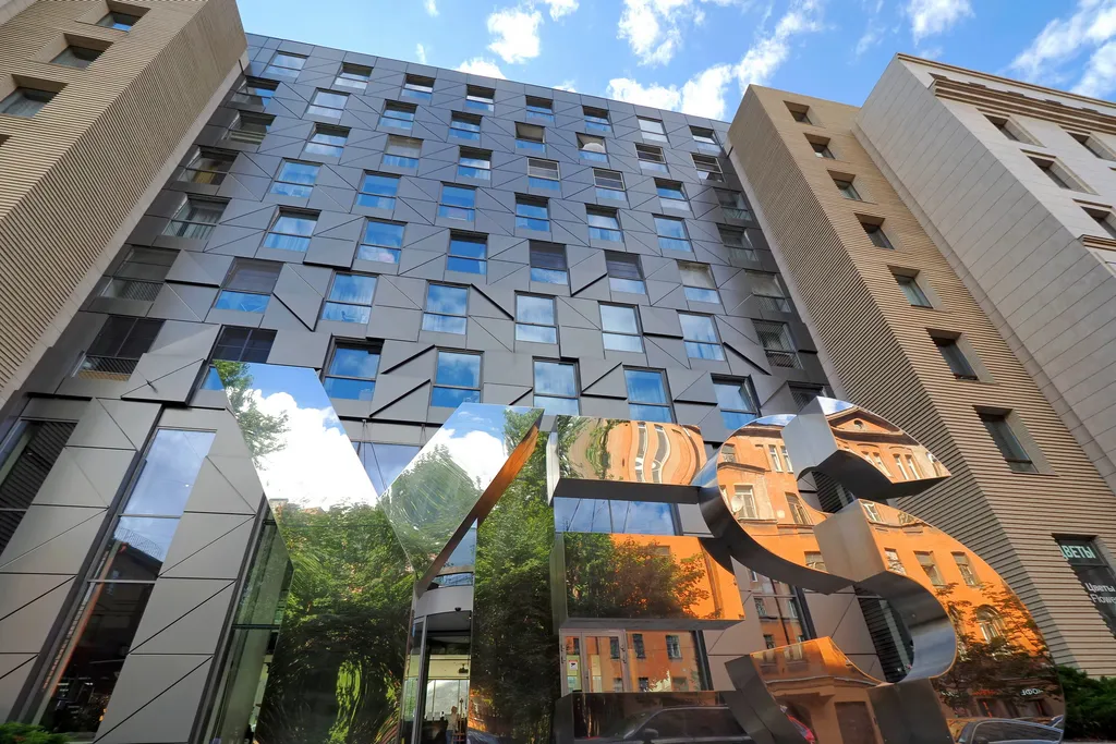 Друзья на Марата