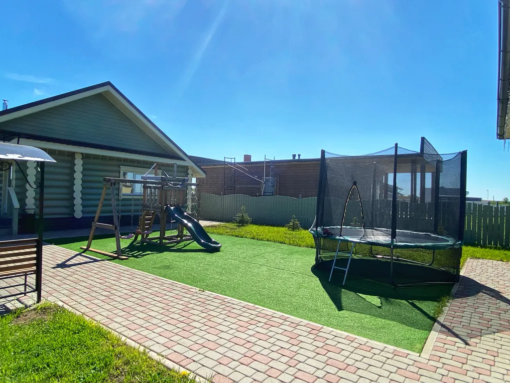 Уютный дом с большой верандой