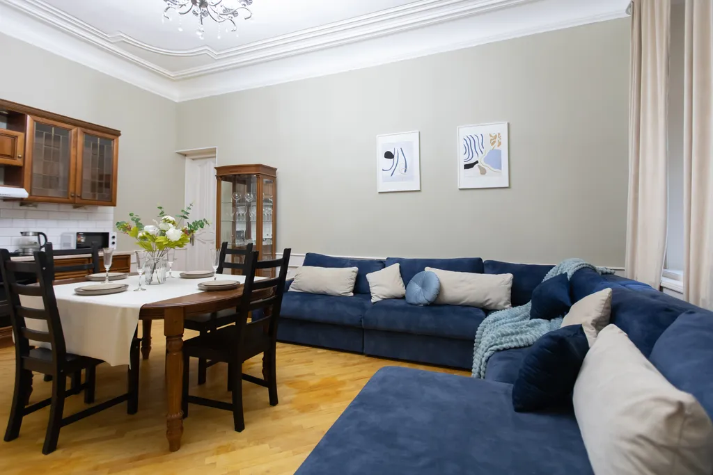 Просторные апартаменты в доходном доме купца Елисеева