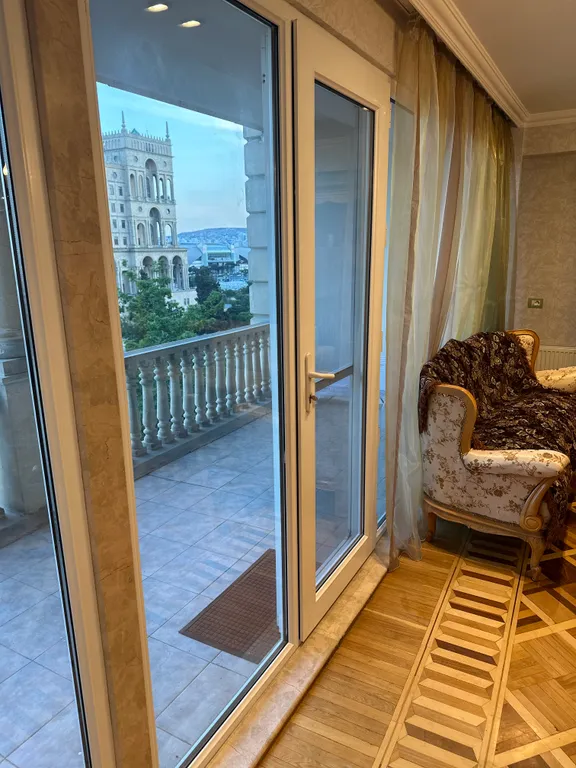 Апартаменты в центре с восхитительным видом на море