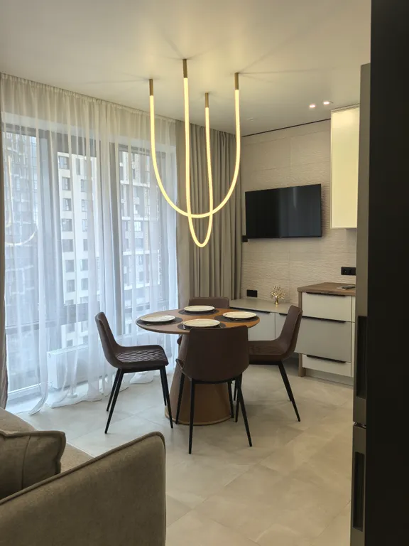 Выдающуюся квартира с дизайнерским ремонтом в центре города