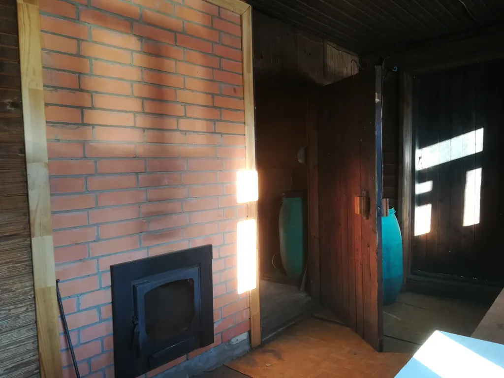 Дом в уникальном месте на берегу озера