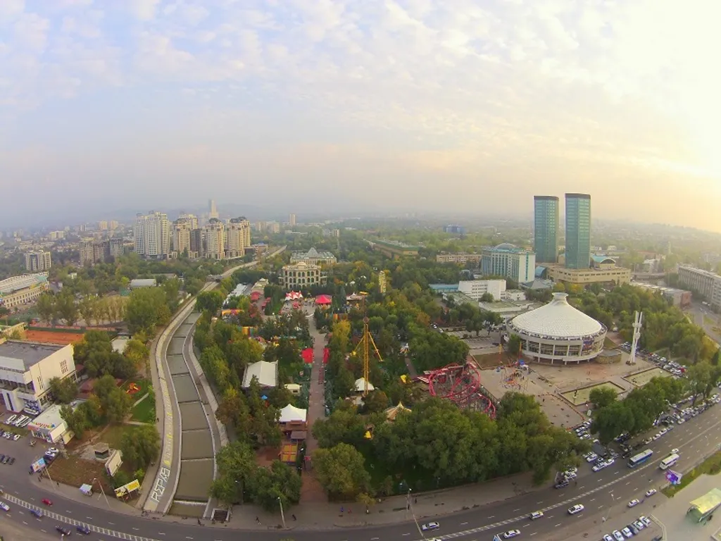 2-комнатная квартира возле набережной речки Есентай