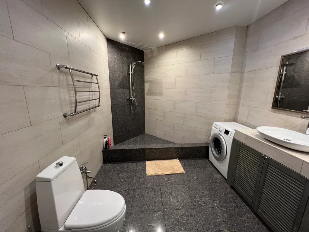 Просторная двухуровневая квартира у Кремля