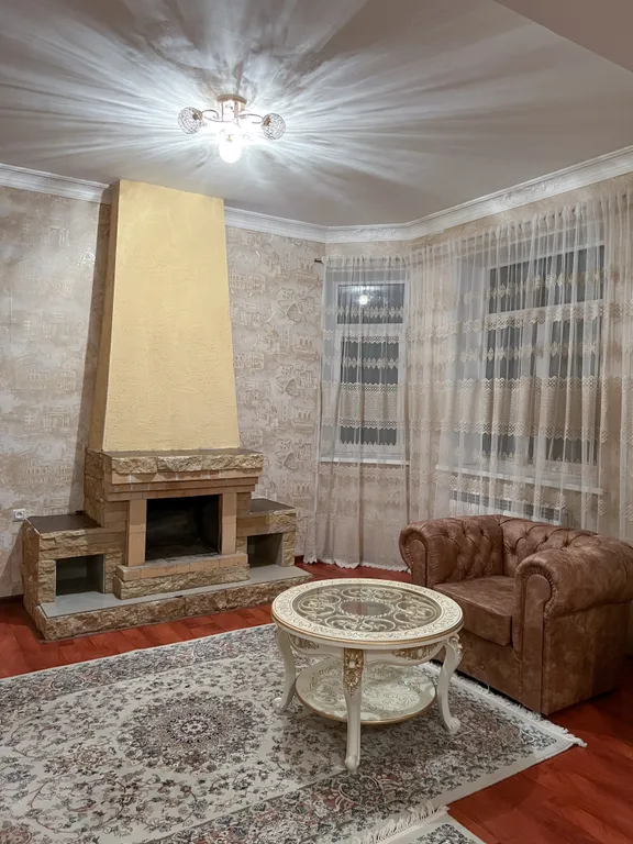 Дом с беседками