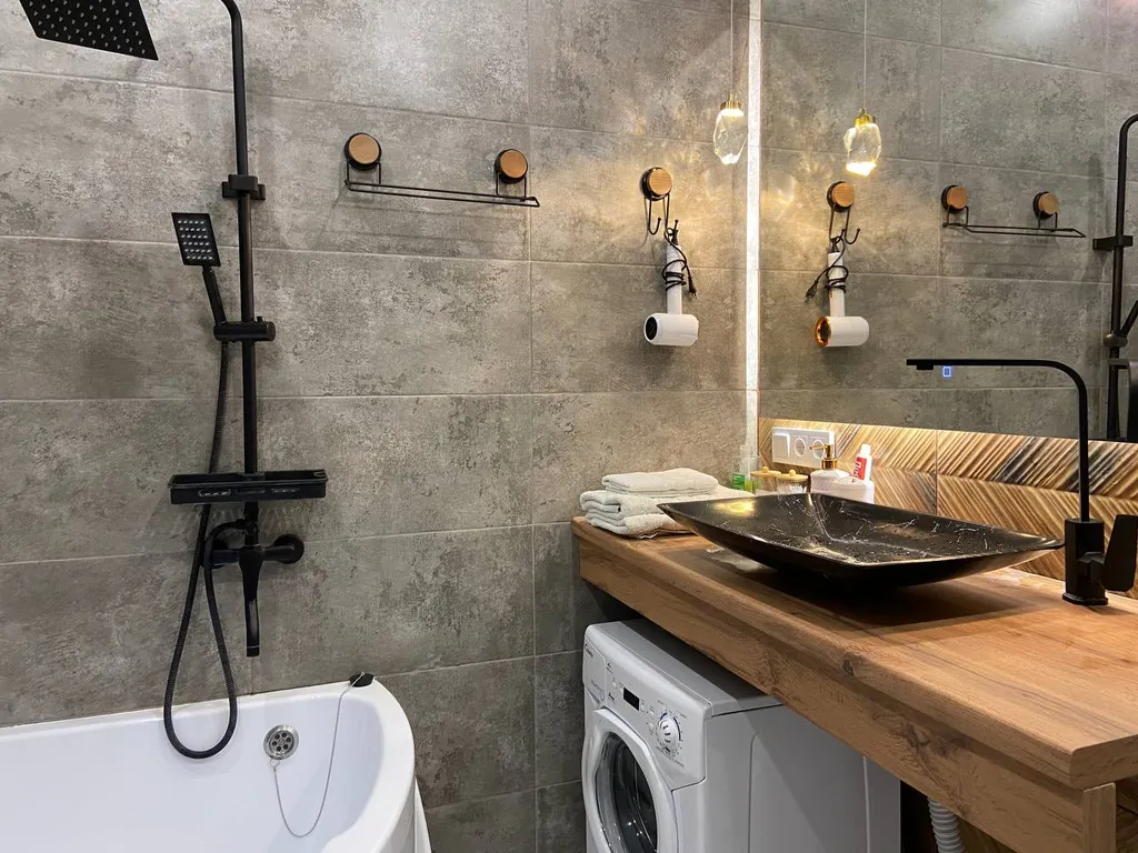 Новая квартира с панорамными окнами в Центральном районе (Глобус, СВУ)