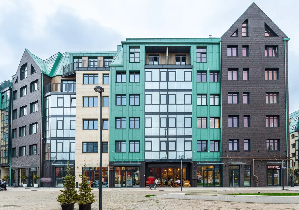 Золотая бухта с видом на реку