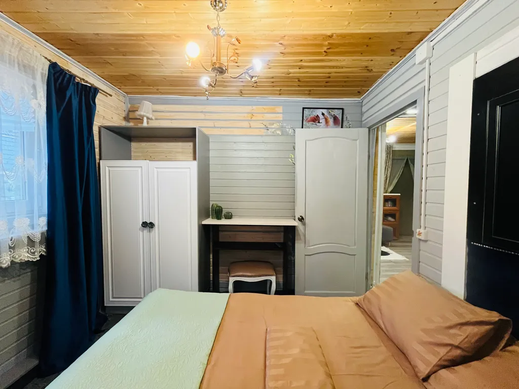 Дом с олененком и гортензиями