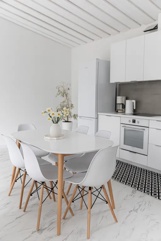 Стильный дом на берегу Ладожского озера с панорамным видом