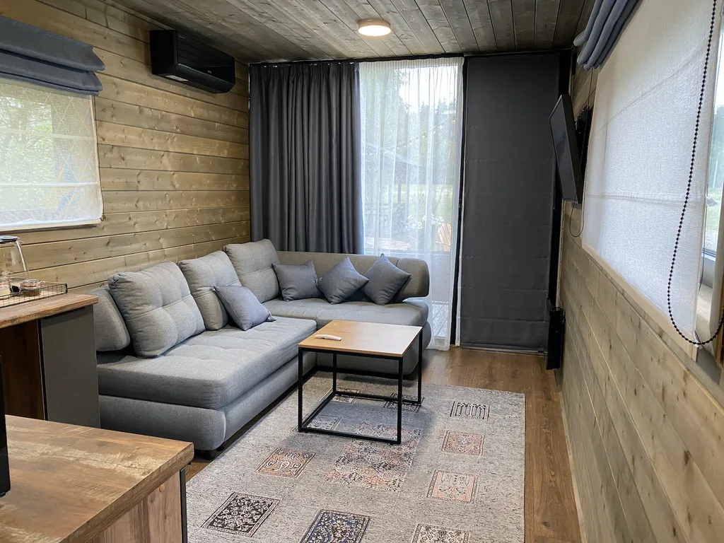 Коттедж Уютный домик в лесу, собственный шикарный пруд с пляжем — Озёры