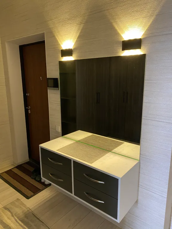 Квартира в центре с видом на Белый дом и горы