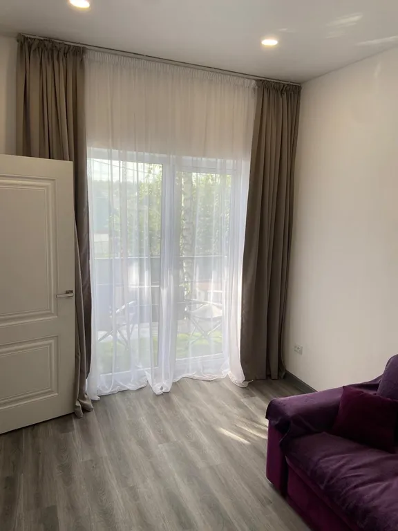 Большой уютный дом с панорамными окнами