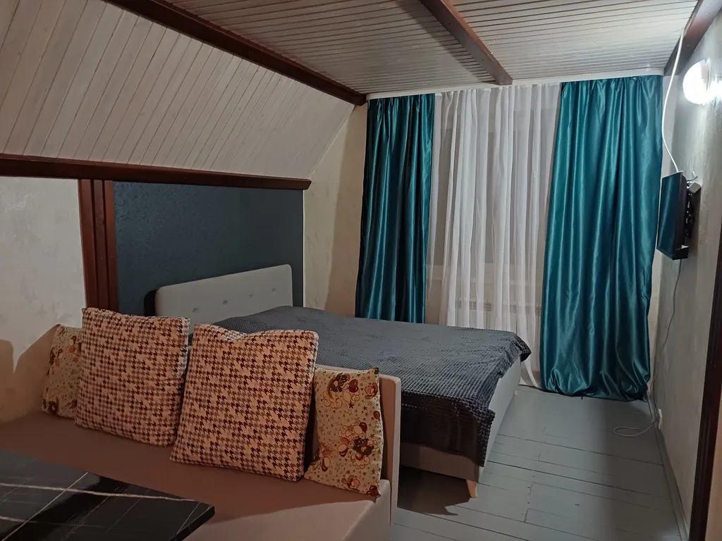 Квартира Уютная комната в частном доме с отдельным с/у — аренда посуточно в Тольятти