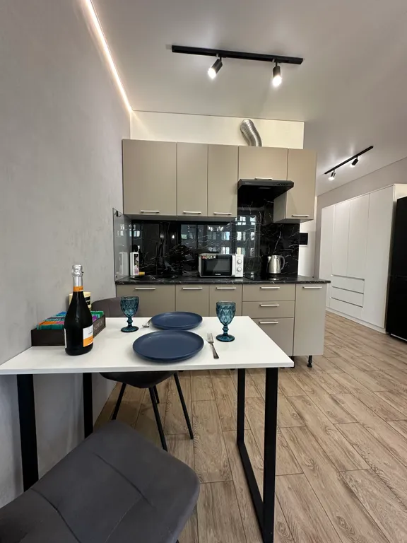 Студия с дизайнерским ремонтом