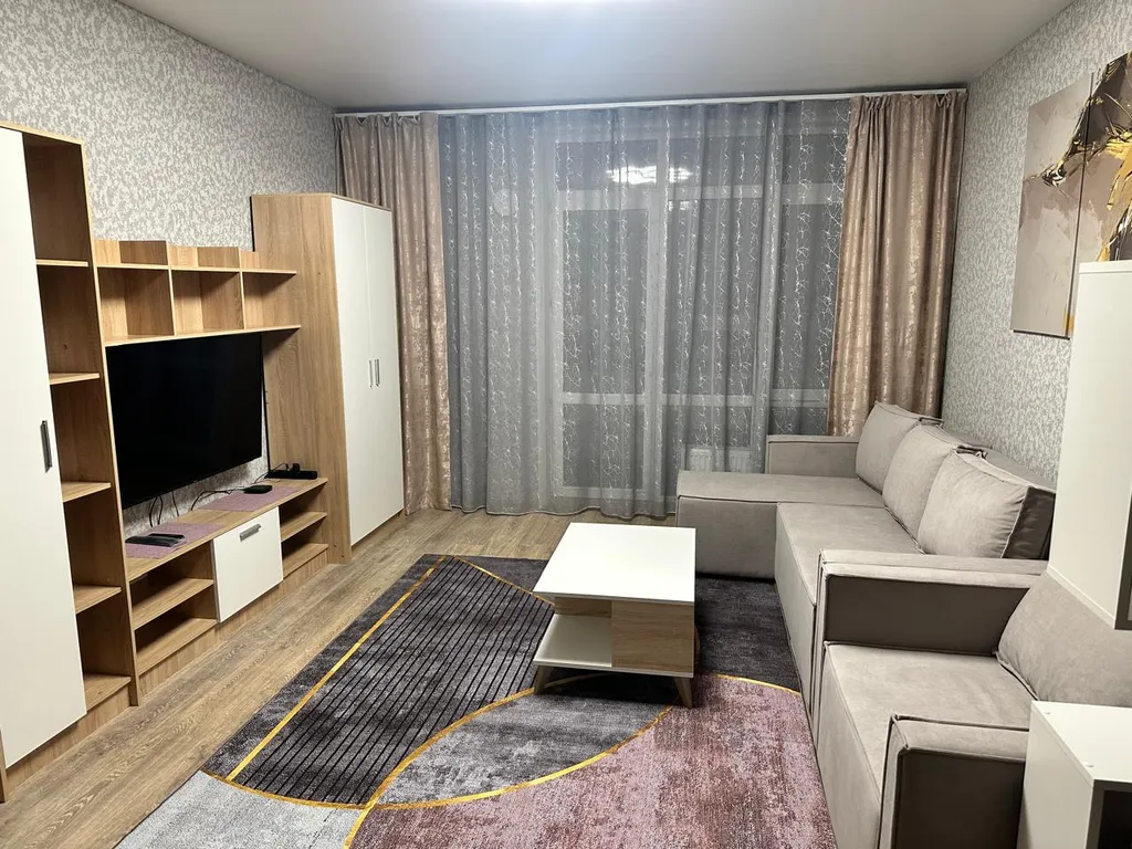 Чудесная евро2 на высоком этаже