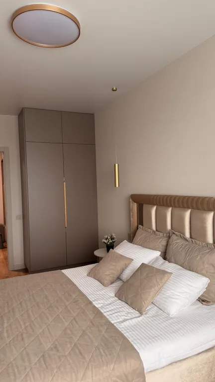 Уютная квартира рядом с ТРК Семья