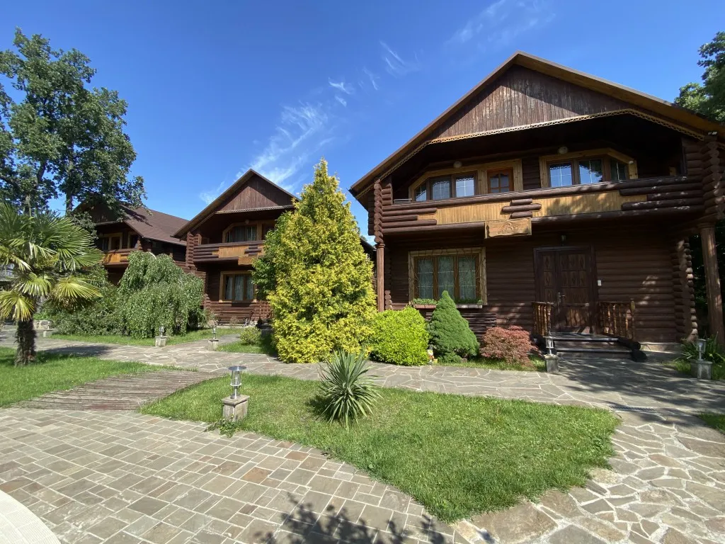 Сруб c бассейном и сауной