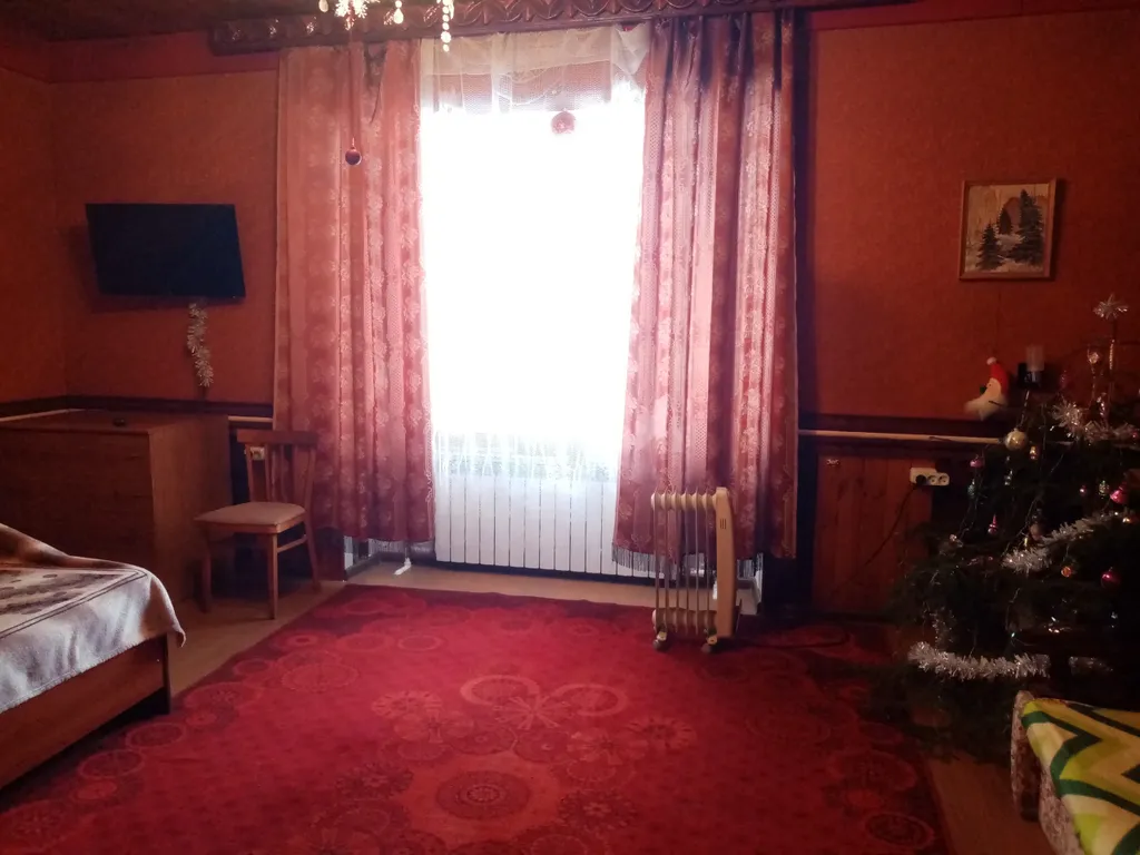 Дом на берегу реки в санаторно-курортной зоне