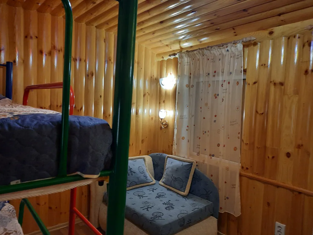 Уютный дом на берегу моря