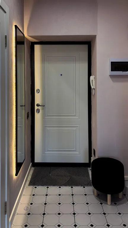 Большая светлая студия с дизайнерским ремонтом рядом с аэропортом