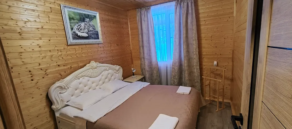 Коттедж с видом на горы (3 спальни)