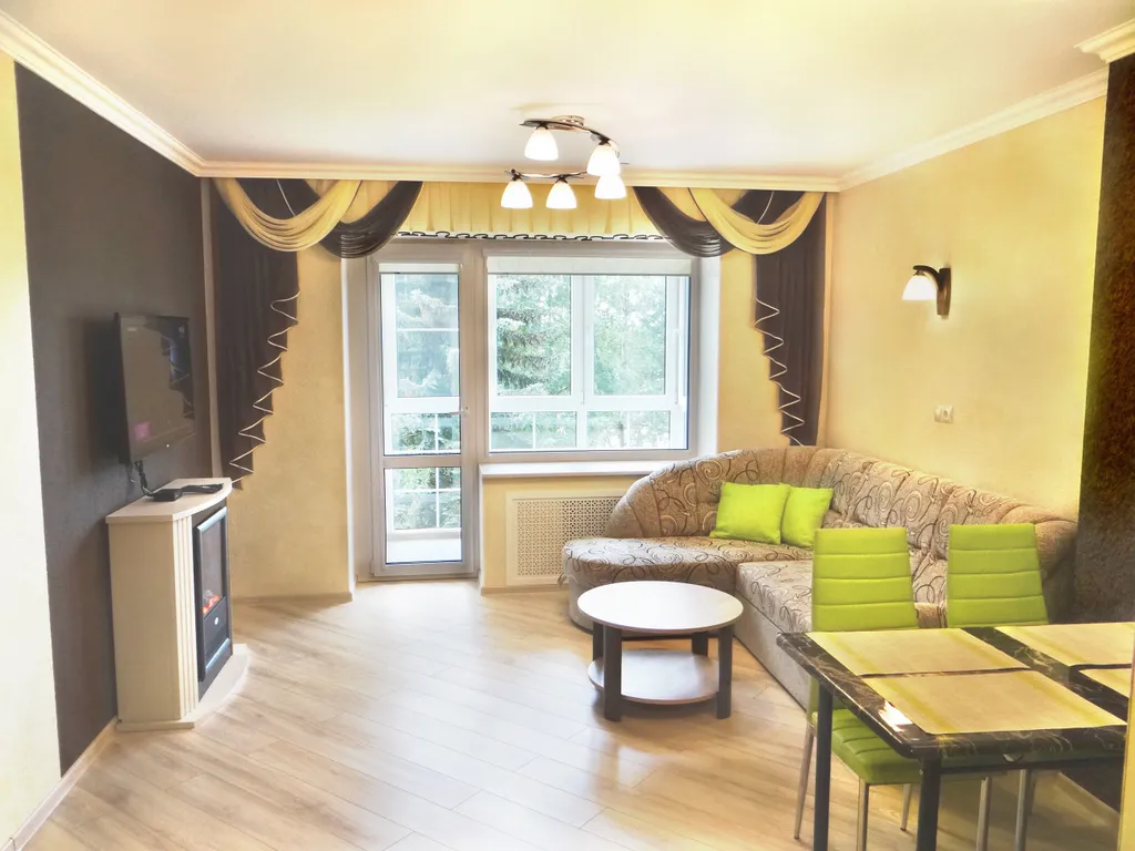 Квартира с видом на зеленый сквер — аренда посуточно в Черняховск