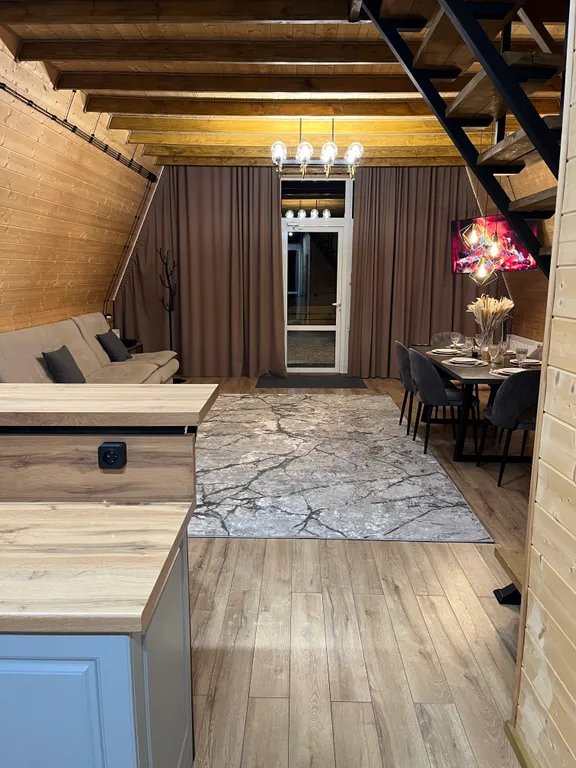 А-фрейм дом с видом на на горы