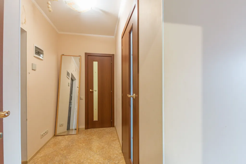 Истомáн 2+2 с видом на город