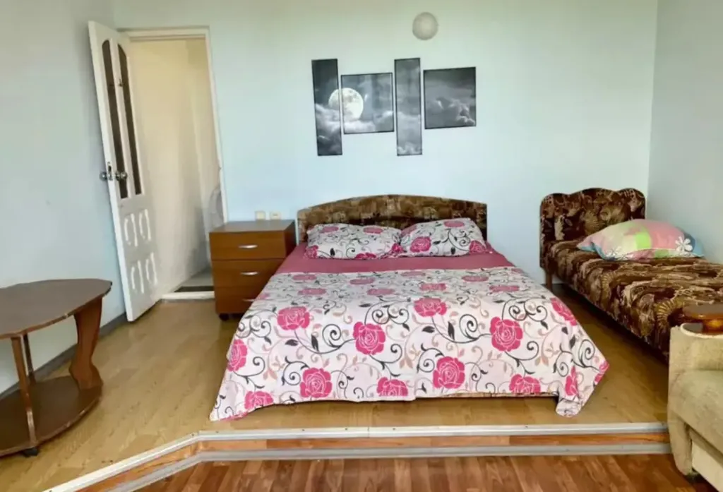 Квартира Комната — аренда посуточно в Лоо