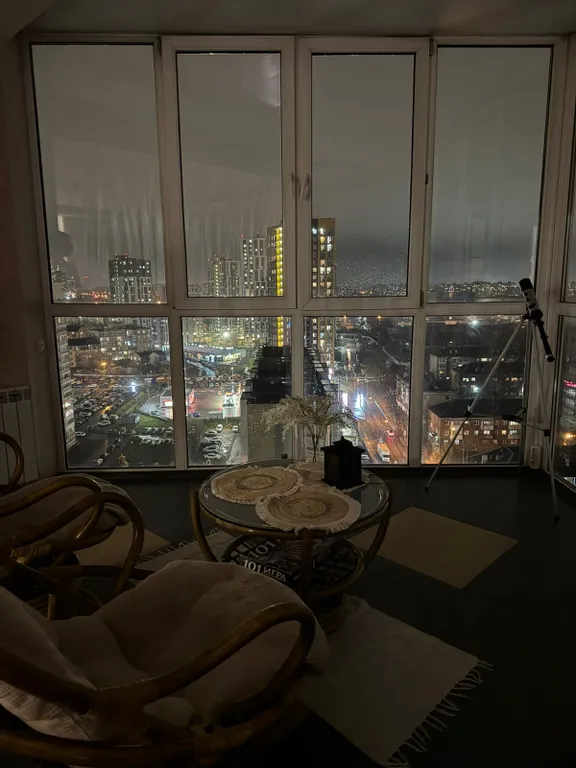 Уютная квартира у Столицы с панорамным видом на город