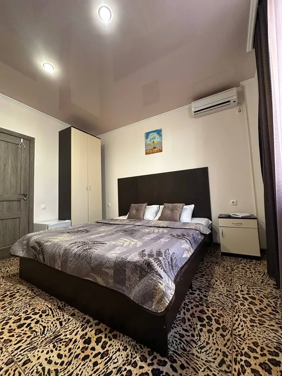 Квартира Квартира Трехместный уютный номер на 2м этаже — Геленджик