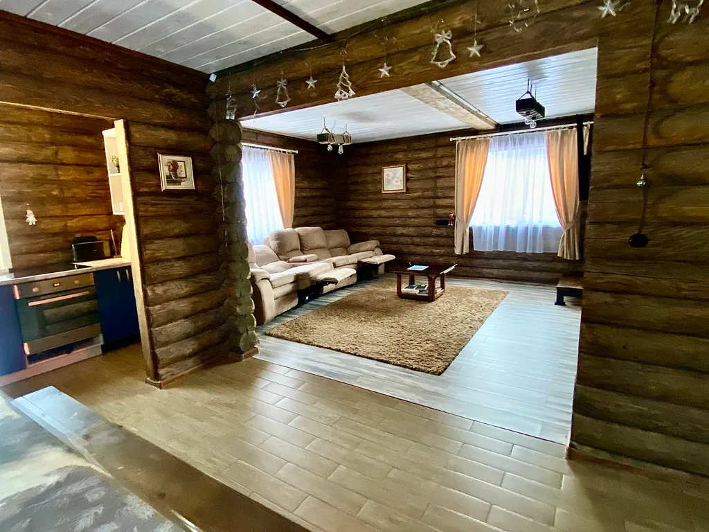 Избушки Guesthouse большая
