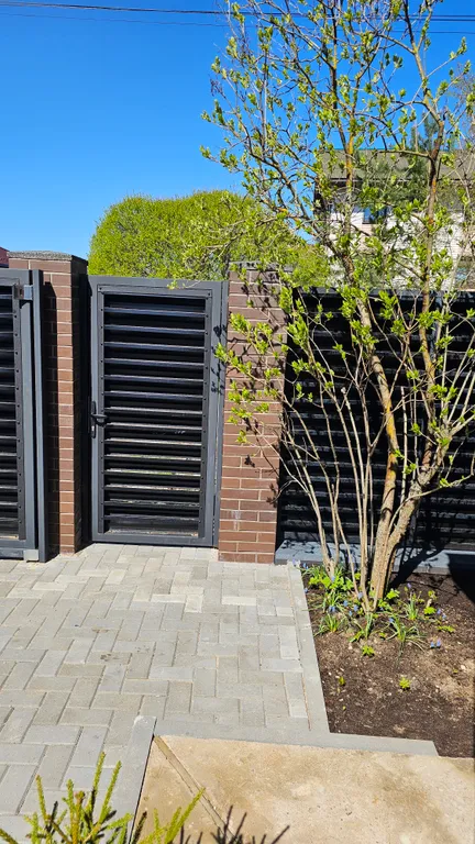 Двухуровневый домик в центре