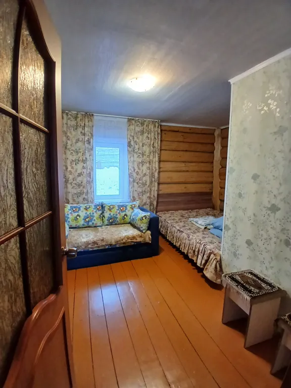 Дом возле гор и леса