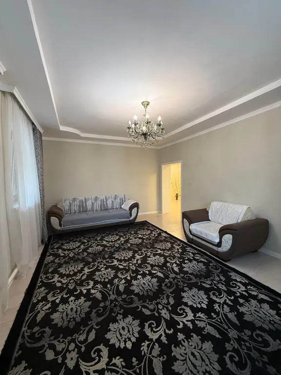 Двухэтажный дом в центре