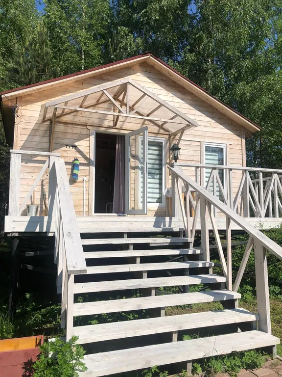 Дача на берегу реки