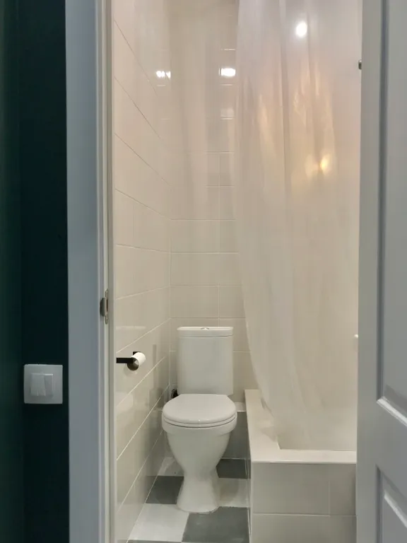 Светлая студия возле набережной