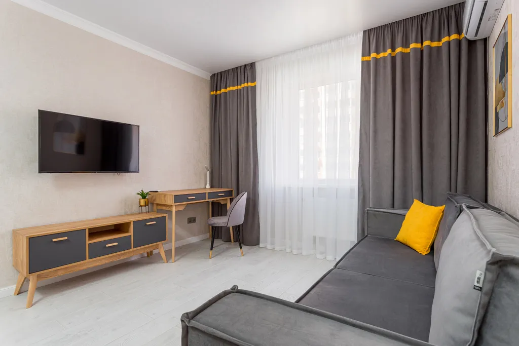 Двухкомнатные апартаменты LikeHome Изумрудные вблизи парка Галицкого