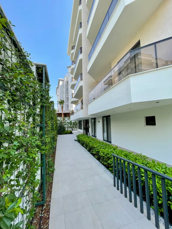 Luxury Flat 300m to the Beach