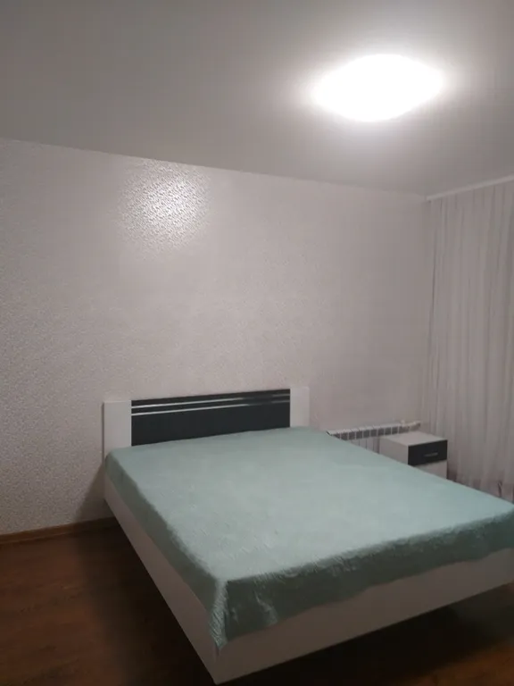 3-комнатная Квартира — аренда посуточно в Шахты