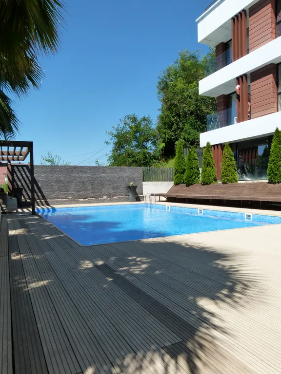 Уютная студия с бассейном